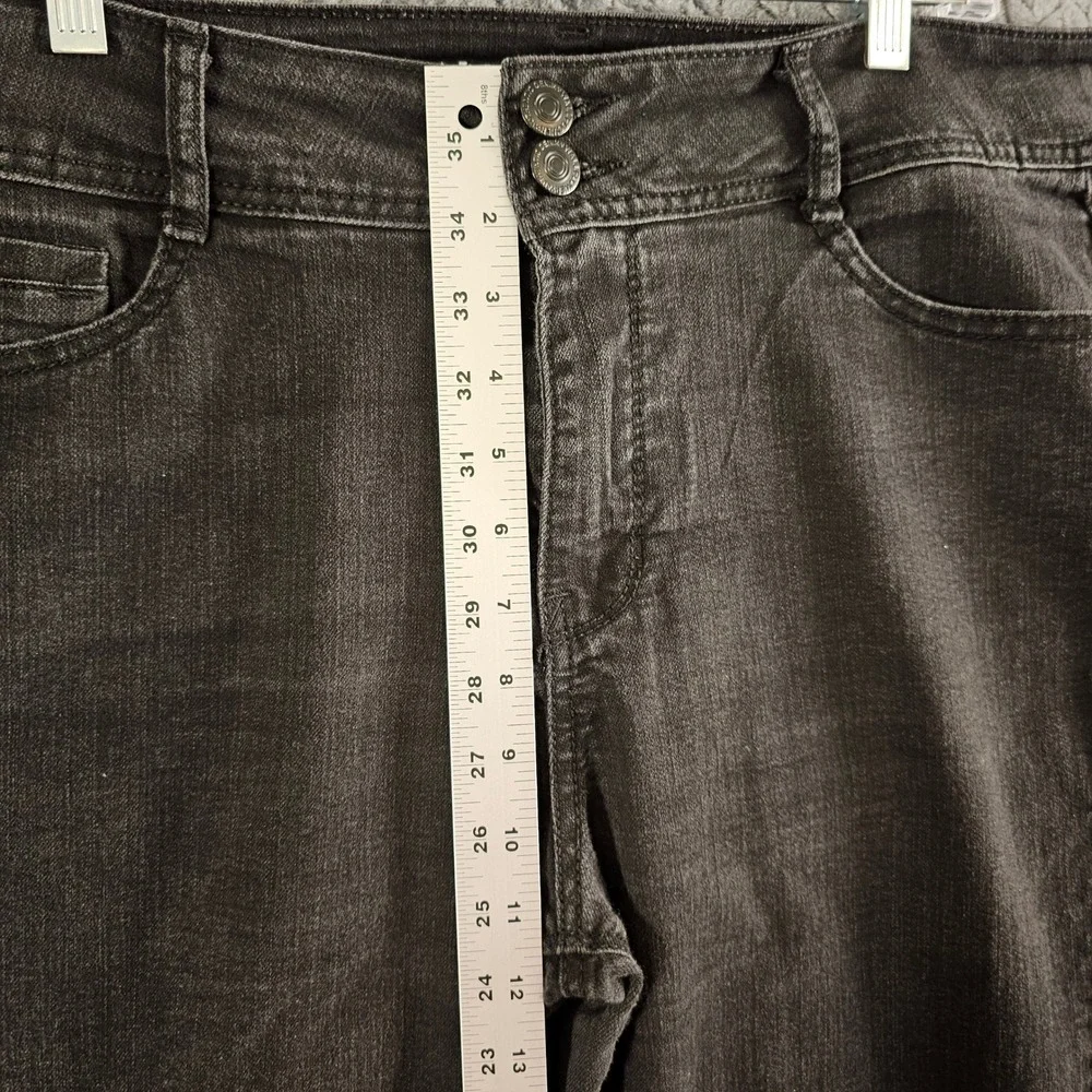 WALLFLOWER Women's Size 16 Plus Short The Luscious Curvy‎ Fit Jeans Black